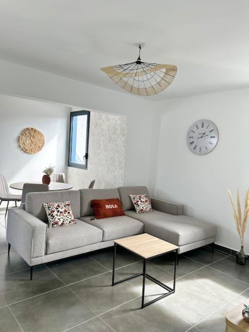 Appartement A 2 Pas De La Plage De Terre Sainte Экстерьер фото