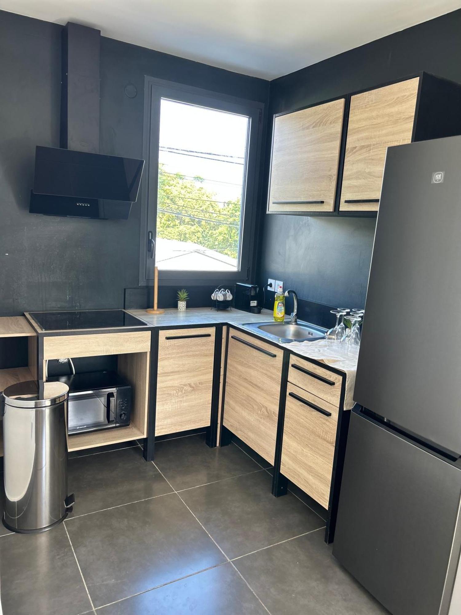 Appartement A 2 Pas De La Plage De Terre Sainte Экстерьер фото