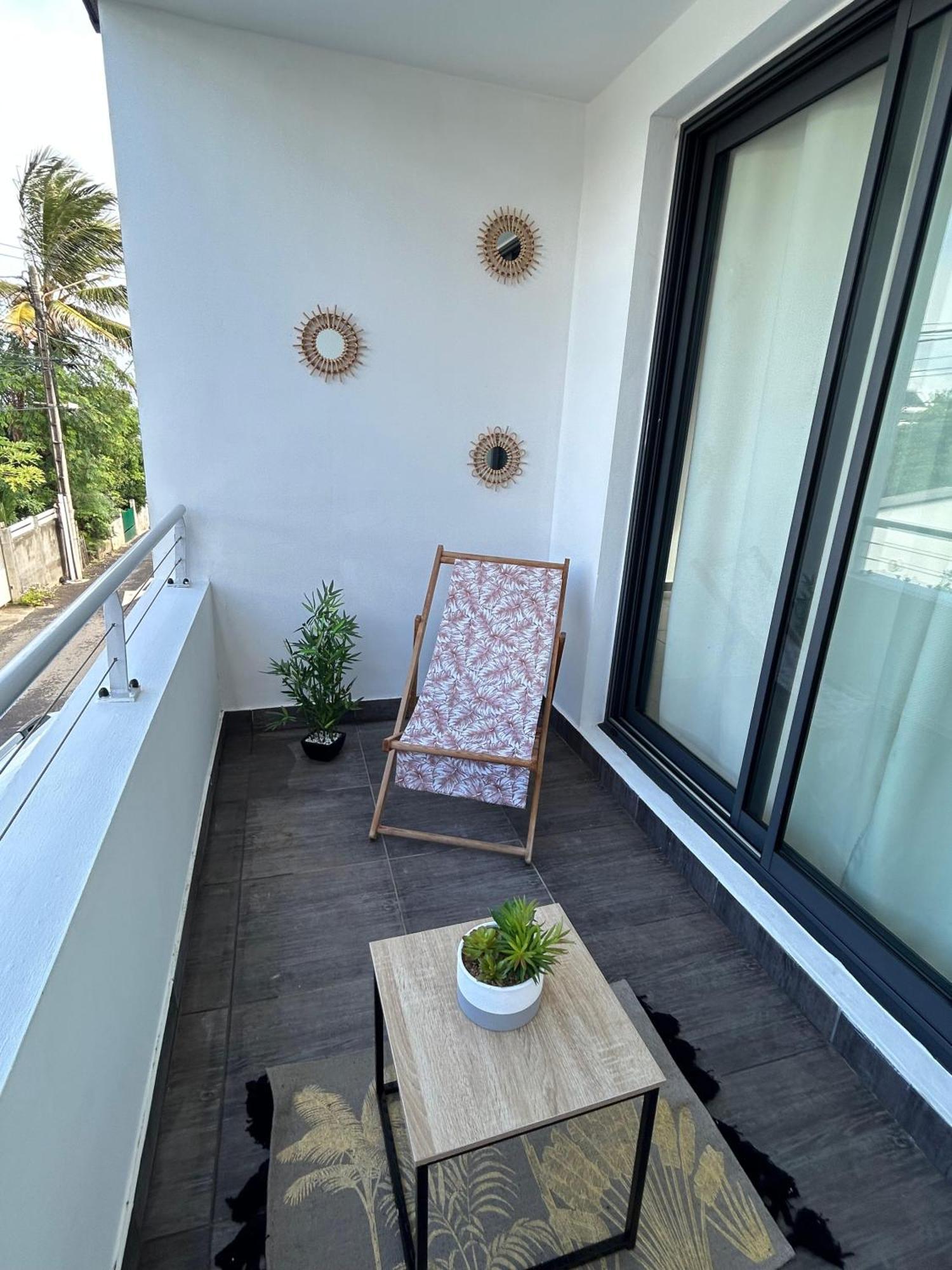 Appartement A 2 Pas De La Plage De Terre Sainte Экстерьер фото